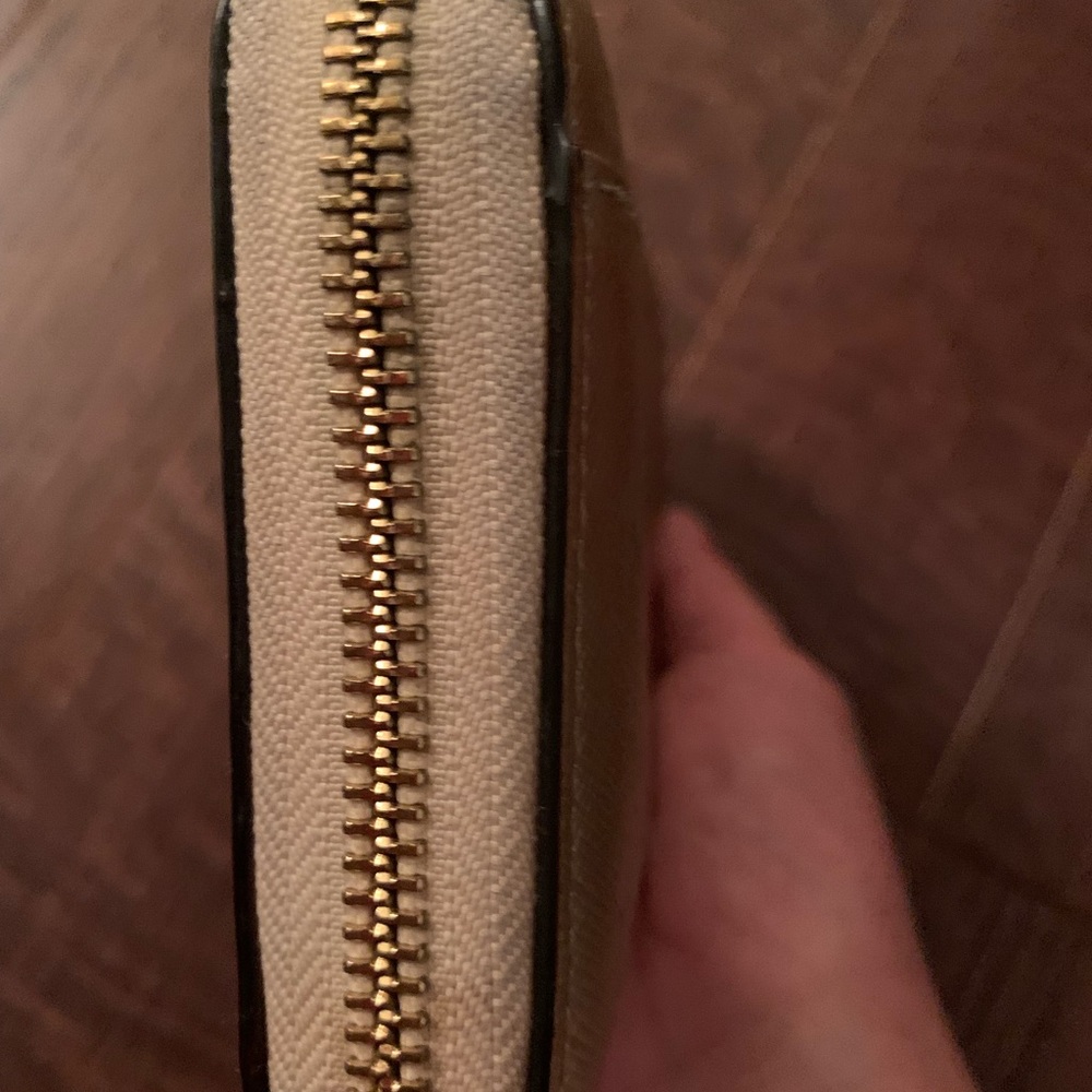 Kate Spade wallet - Picture 5 of 14